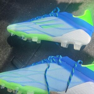 Soccer cleats